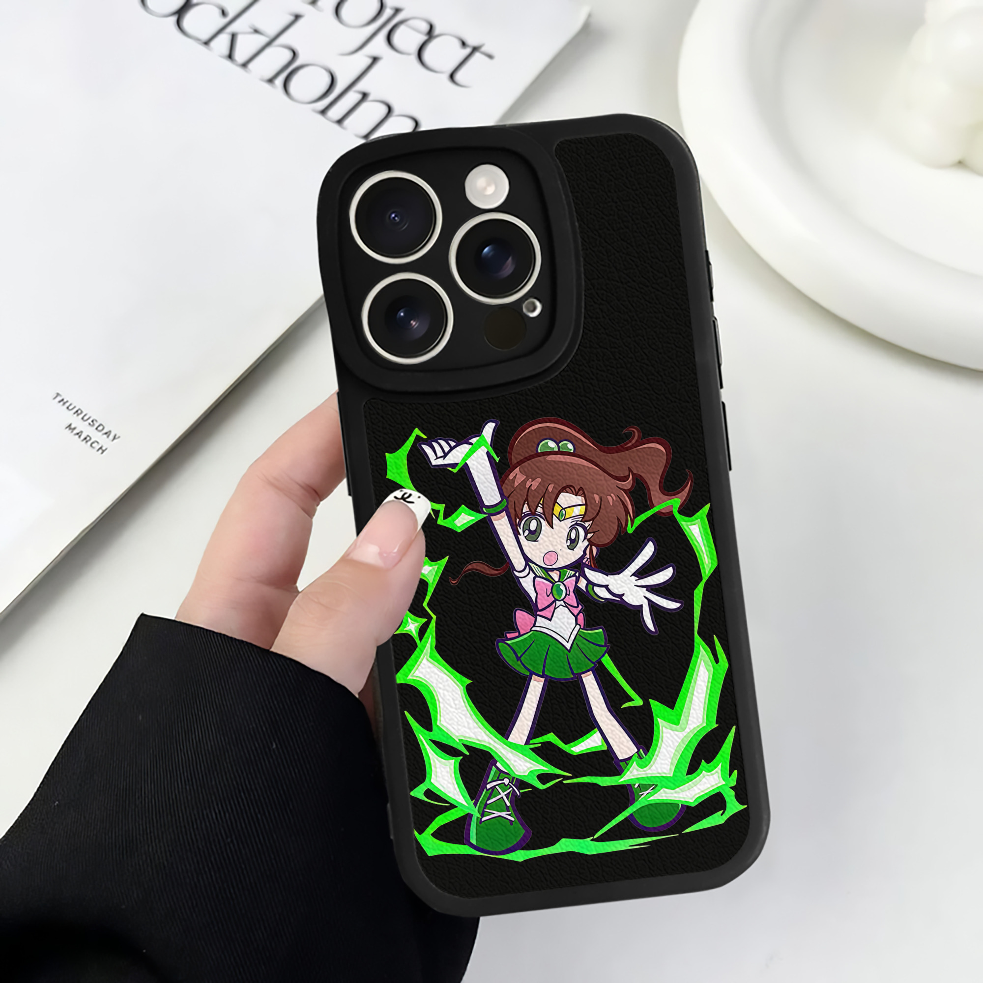 （画像用） 美少女戦士セーラームーン 木野 まこと きの まこと Sailor Moon Kino Makoto （セーラージュピター；Sailor Jupiter） 【iPhone 16シリーズ対応】シリコンスマホケース（レザー調） 材質：シリコン